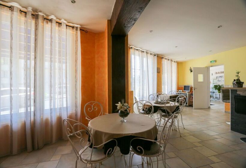 Brit Hotel Bleu Nuit