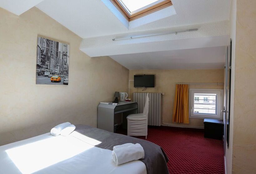 Brit Hotel Bleu Nuit