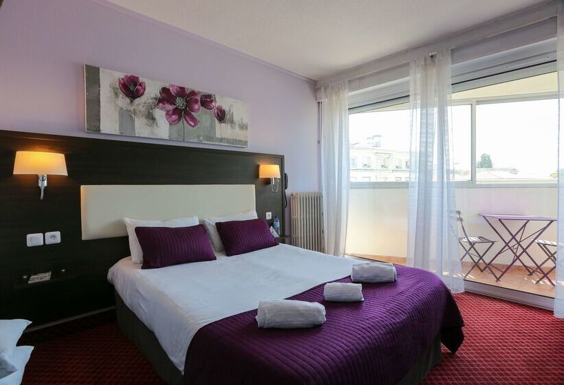 Brit Hotel Bleu Nuit