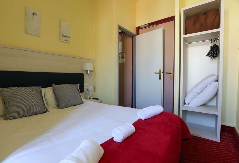 Brit Hotel Bleu Nuit