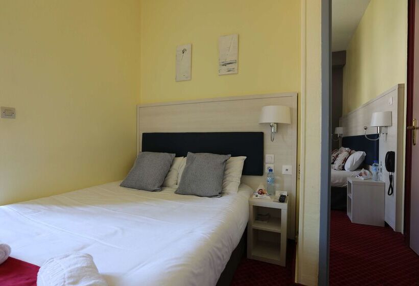 Brit Hotel Bleu Nuit