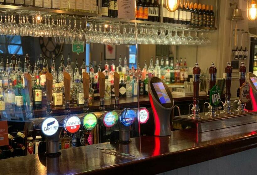 فندق Cedars Inn By Greene King Inns