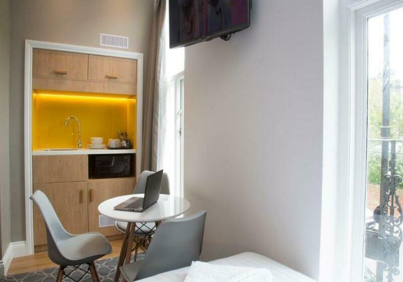 Отель Comfort Inn & Suites Kings Cross St. Pancras
