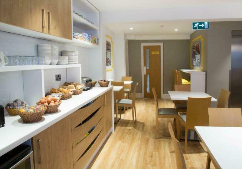Отель Comfort Inn & Suites Kings Cross St. Pancras