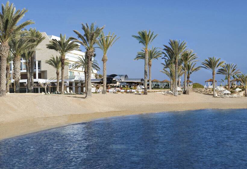 Отель Constantinou Bros Pioneer Beach