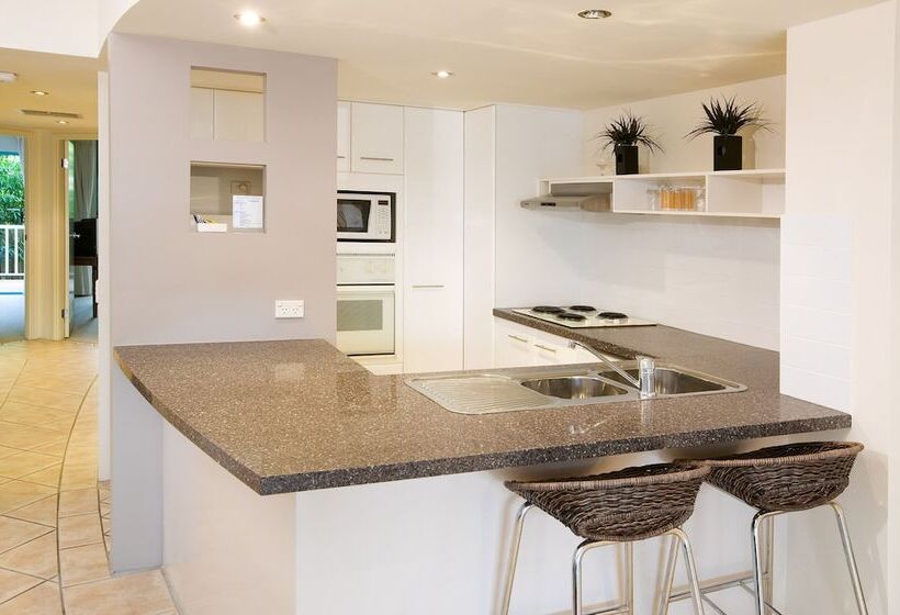 酒店 Coral Sands Beachfront Resort