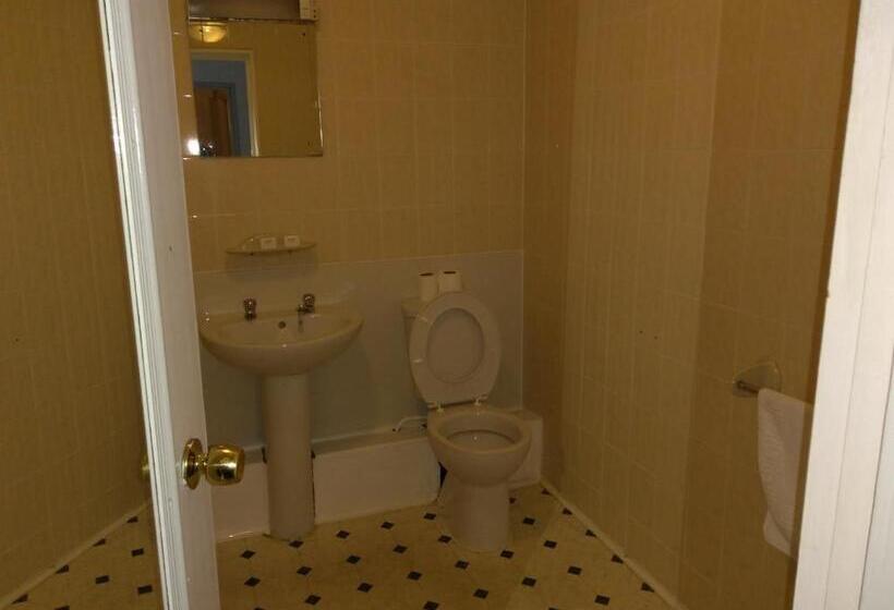 בית מלון כפרי The Crown