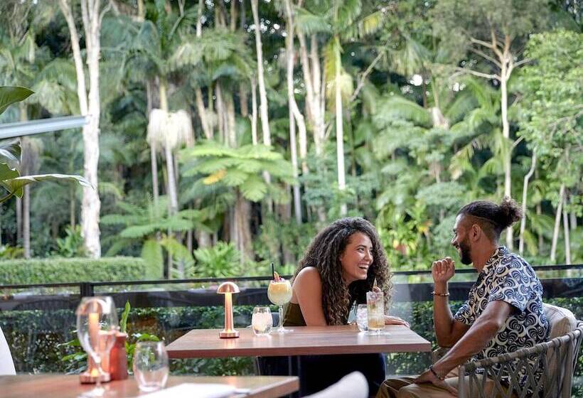 هتل Crystalbrook Byron