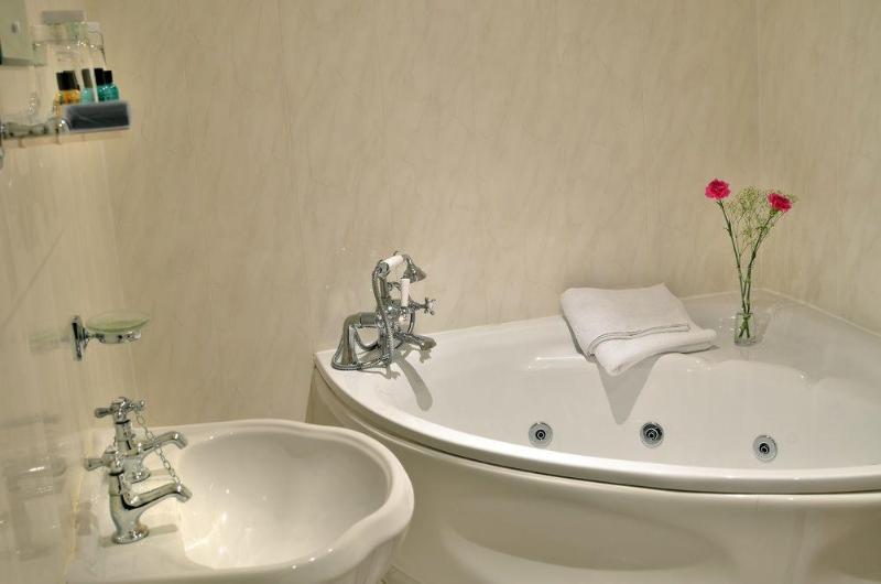 בית מלון כפרי Damson Dene