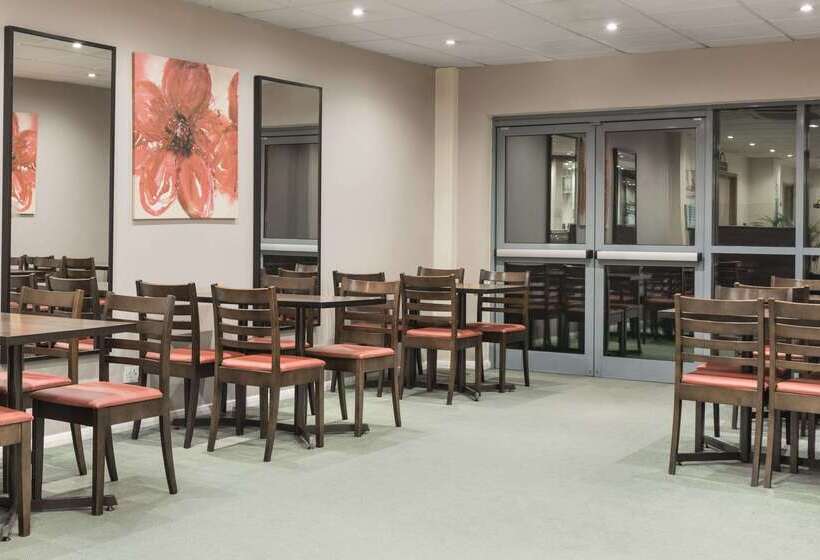 هتل Days Inn By Wyndham Donington