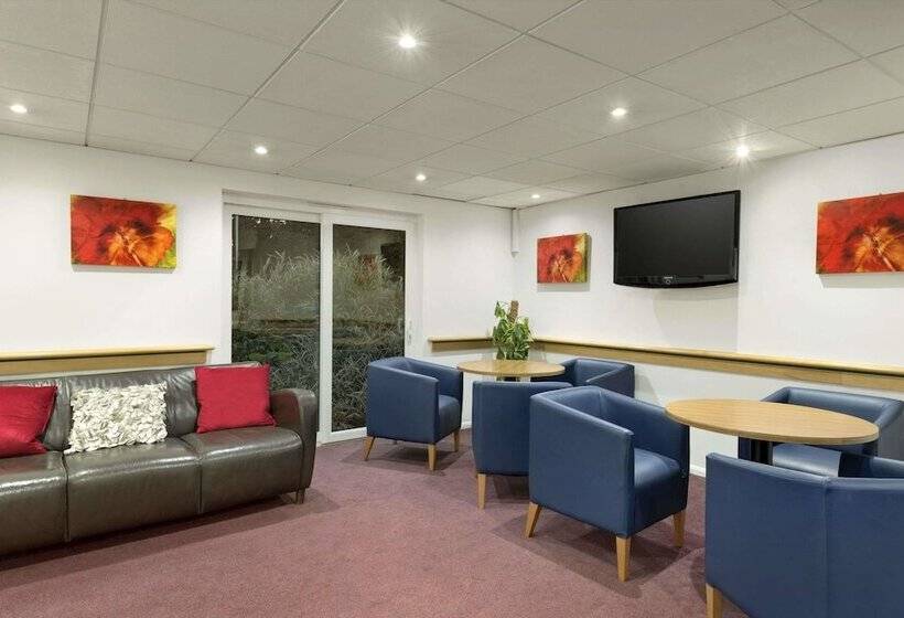 Days Inn Hotel Fleet