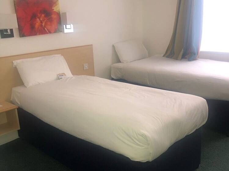 Days Inn Hotel Fleet