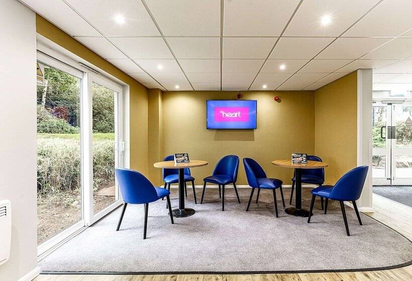 Days Inn Hotel Fleet