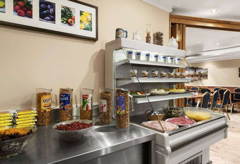 בית מלון כפרי Days Inn Hyde Park