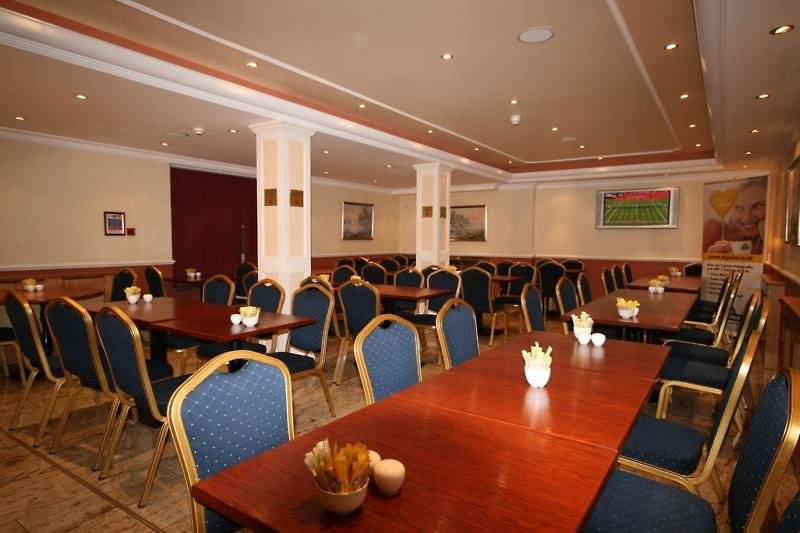 בית מלון כפרי Days Inn Hyde Park