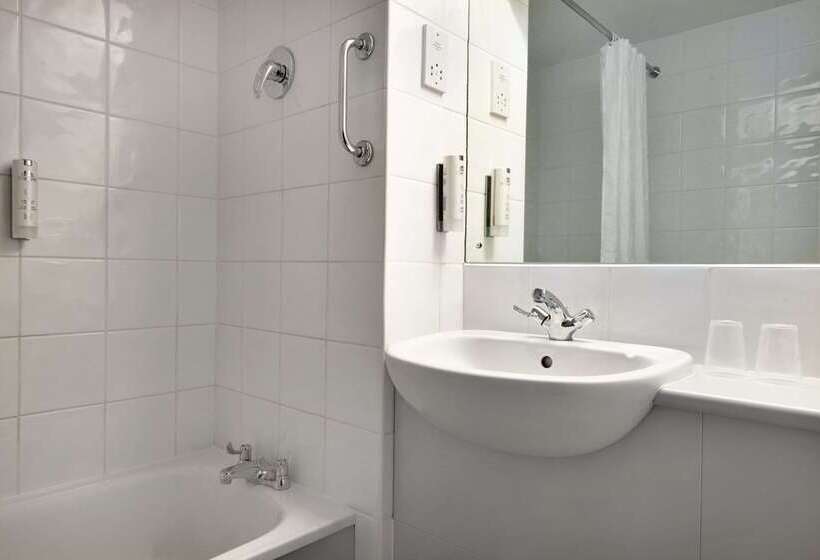 Days Inn Hotel Membury