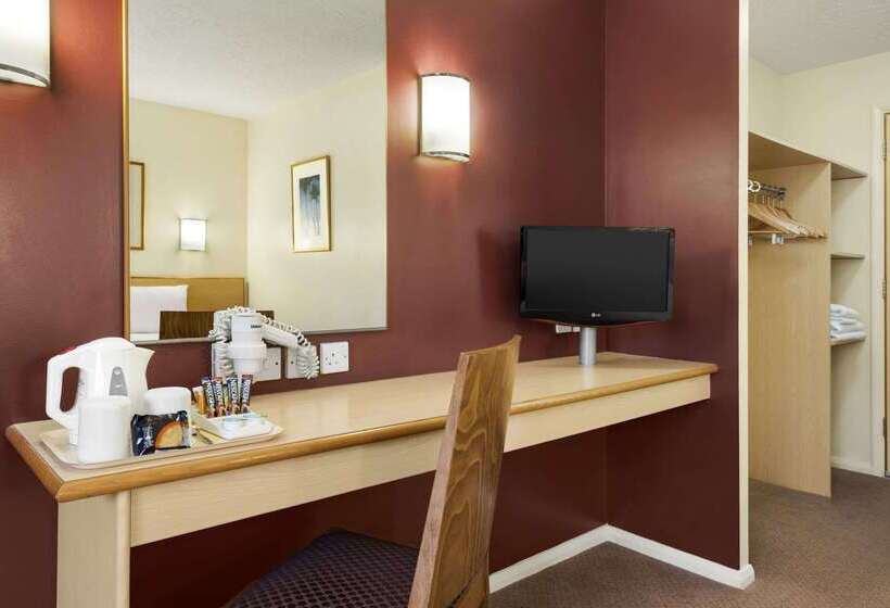 Days Inn Hotel Warwick South   Southbound M40