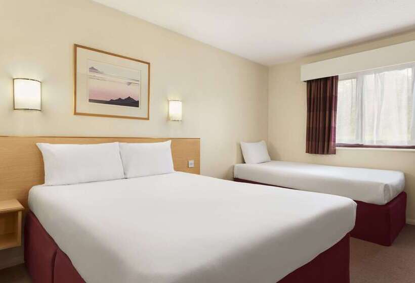 Days Inn Hotel Warwick South   Southbound M40