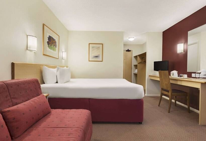 Days Inn Hotel Warwick South   Southbound M40