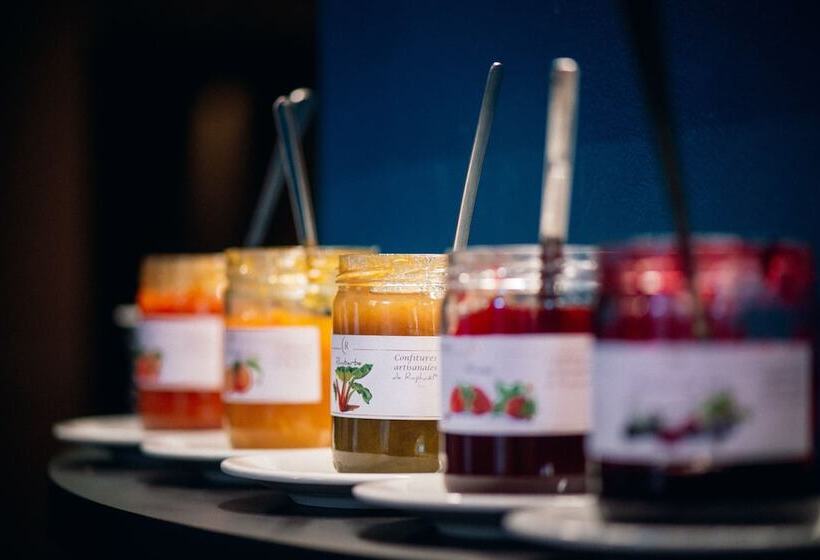 ホテル De La Cite