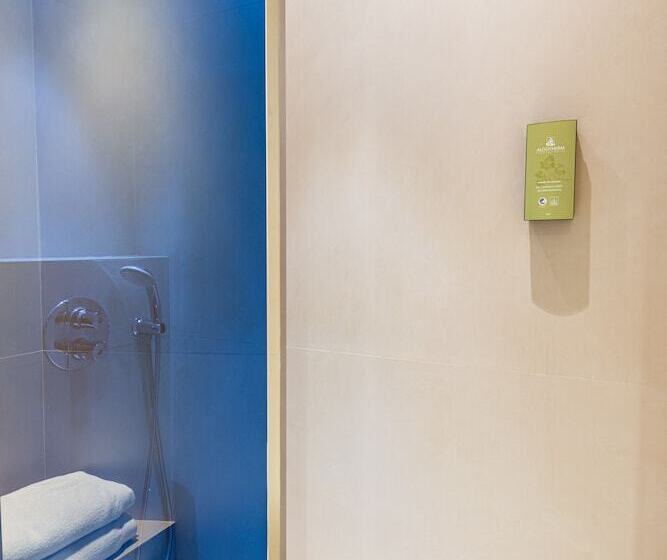 ホテル De La Cite