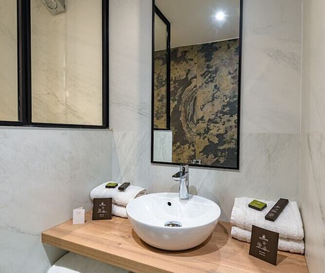 ホテル De La Cite