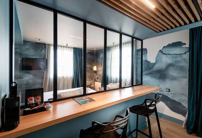 ホテル De La Cite