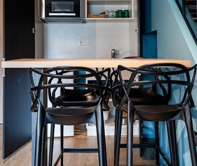 ホテル De La Cite