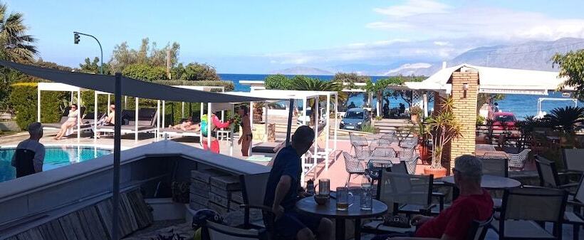 בית מלון כפרי Faedra Beach