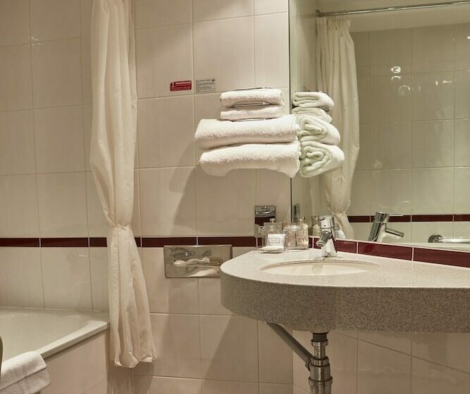 酒店 Future Inn Cardiff Bay