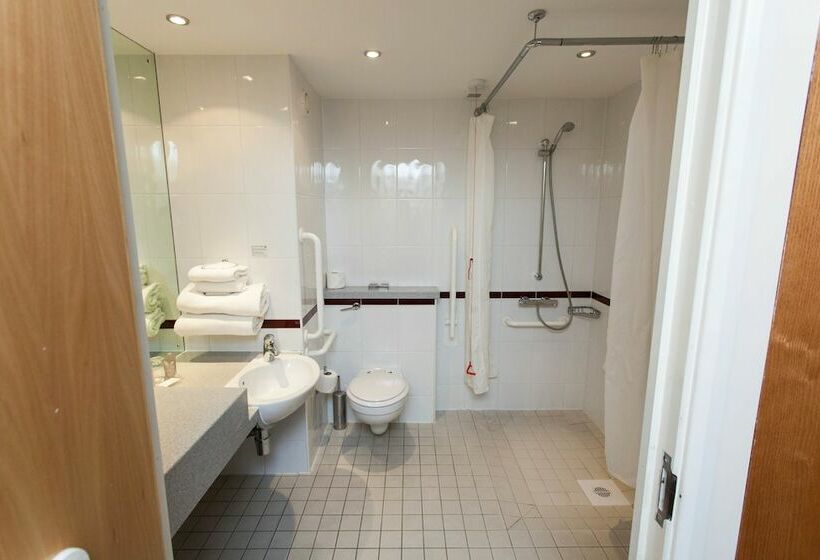 酒店 Future Inn Cardiff Bay