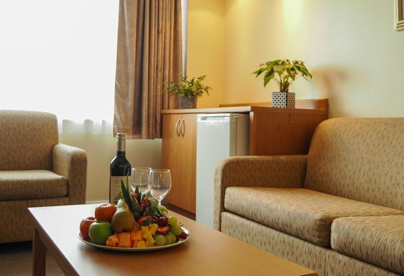 酒店 Future Inn Cardiff Bay