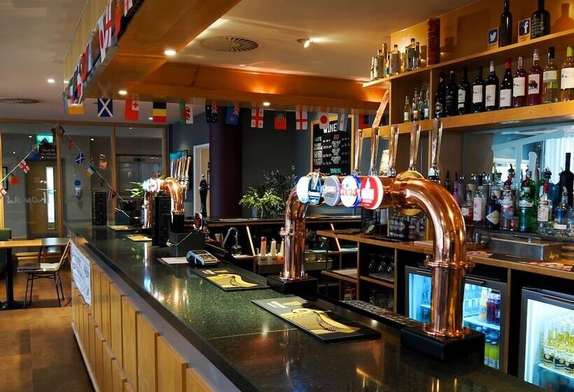 酒店 Future Inn Cardiff Bay