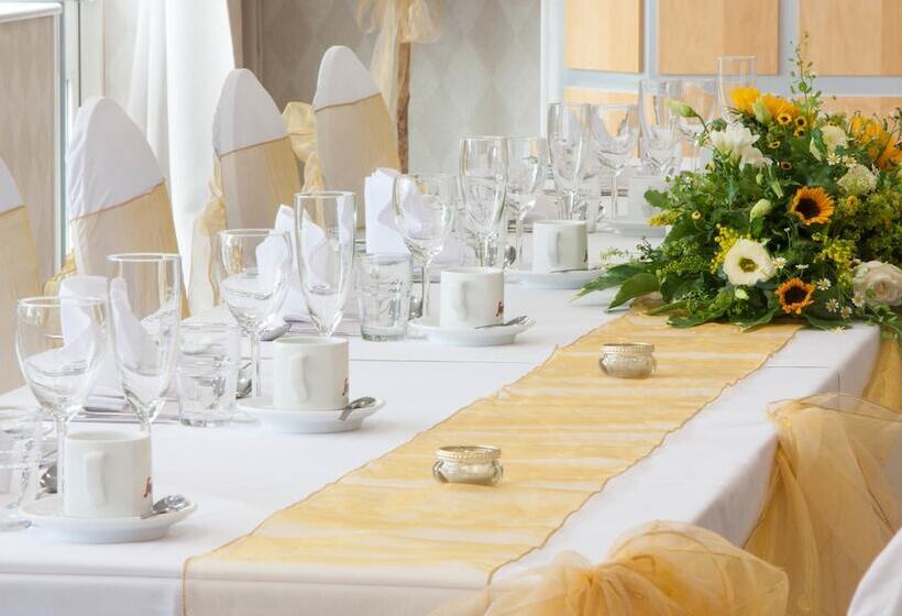 酒店 Future Inn Cardiff Bay