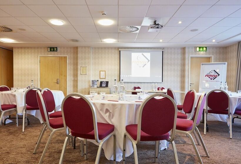 酒店 Future Inn Cardiff Bay