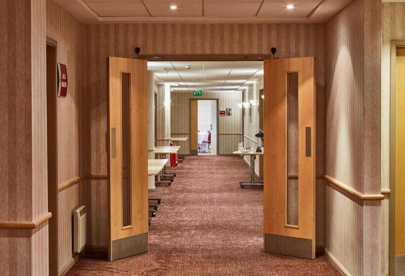 酒店 Future Inn Cardiff Bay