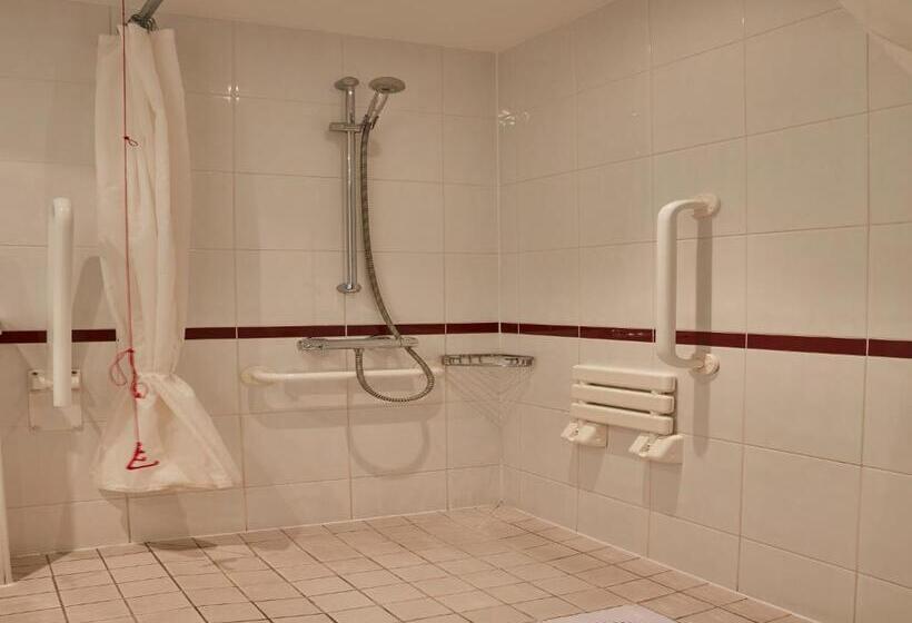 酒店 Future Inn Cardiff Bay