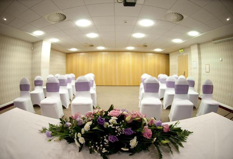 酒店 Future Inn Cardiff Bay