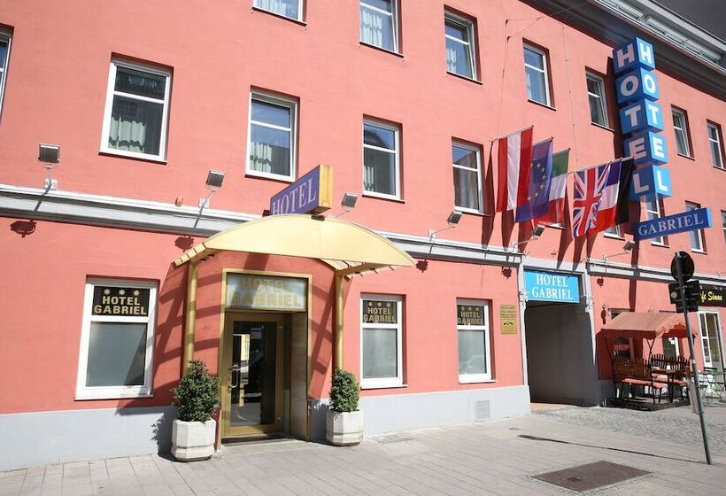 Garten  Und Kunsthotel Gabriel City