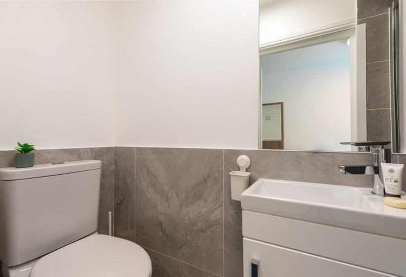 Отель The Chapter Griffin House