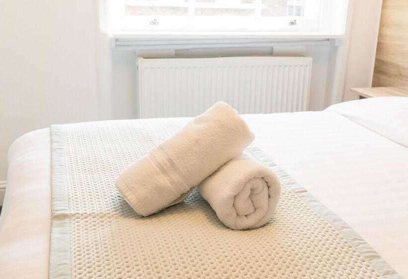 Отель The Chapter Griffin House