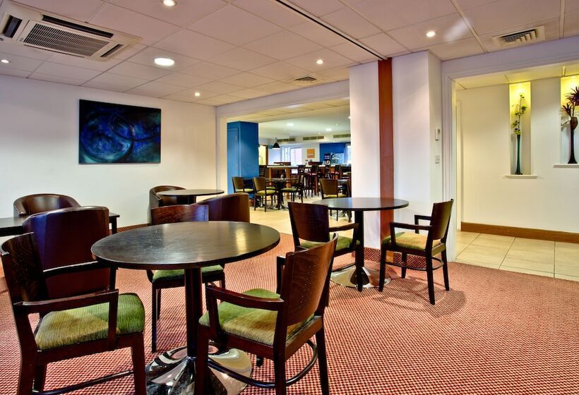 Отель Holiday Inn Express Shrewsbury, An Ihg
