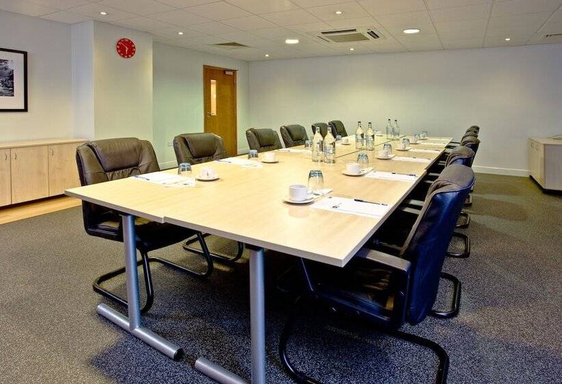 Отель Holiday Inn Express Shrewsbury, An Ihg