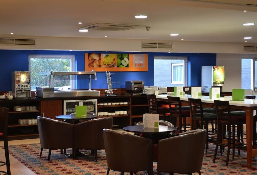 Отель Holiday Inn Express Shrewsbury, An Ihg