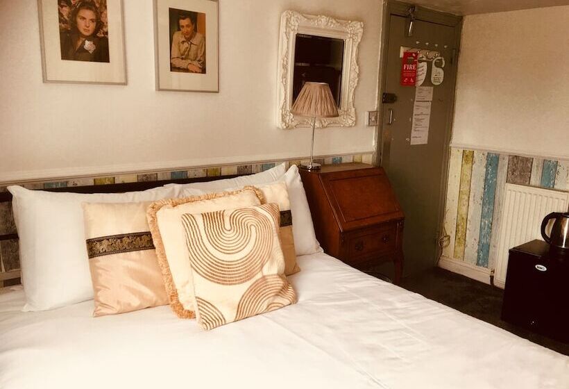 בית מלון כפרי Hudsons