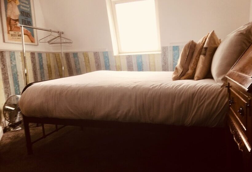 בית מלון כפרי Hudsons