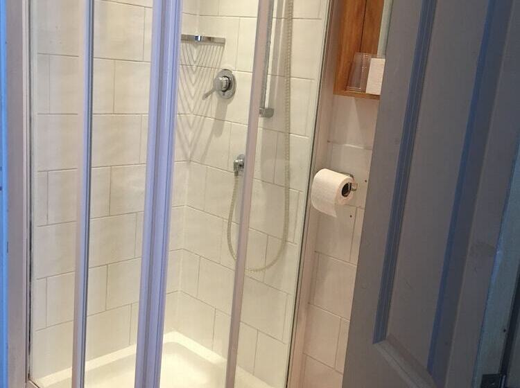 בית מלון כפרי Hudsons