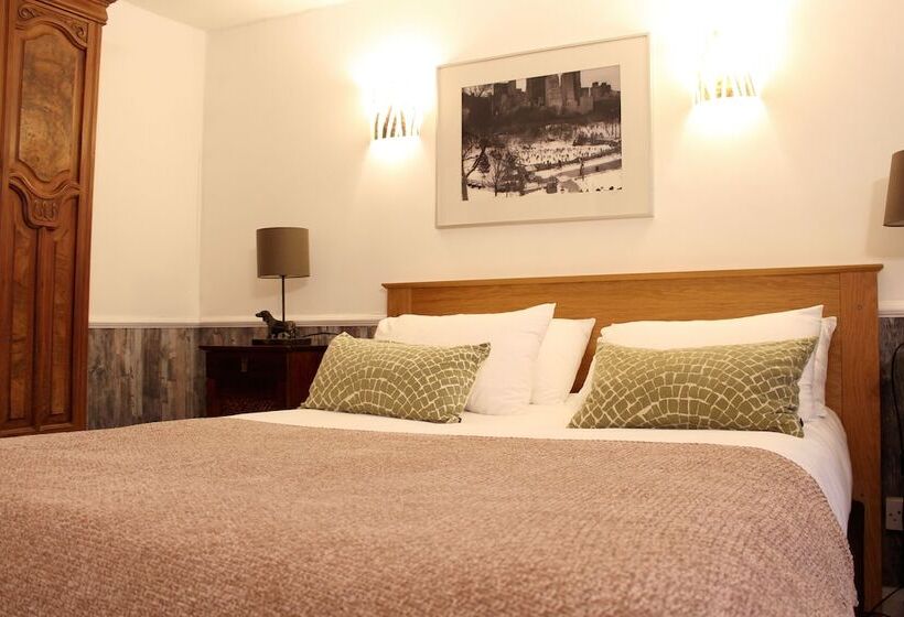 בית מלון כפרי Hudsons