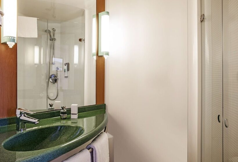 Отель Ibis Barcelona Molins De Rei