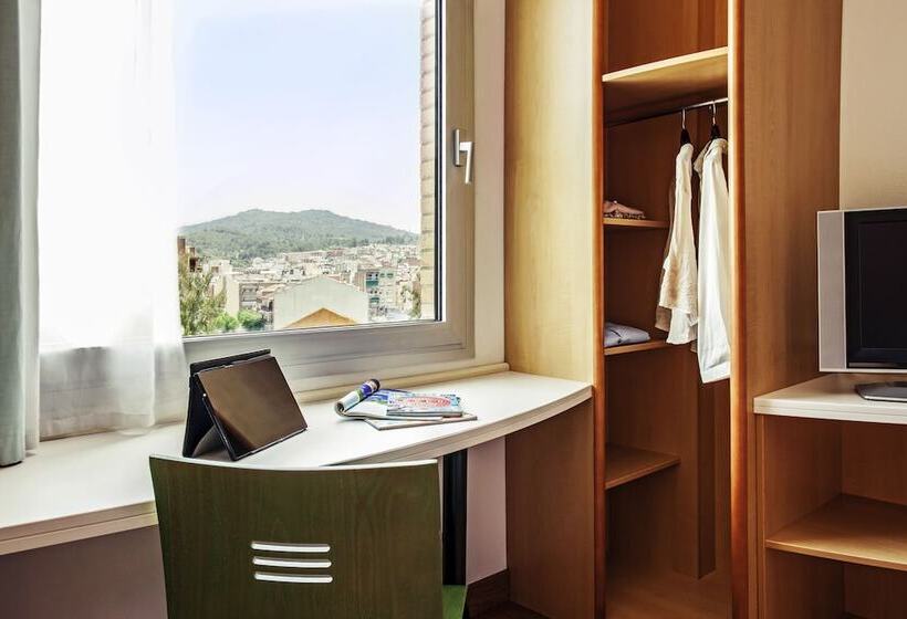 Отель Ibis Barcelona Molins De Rei
